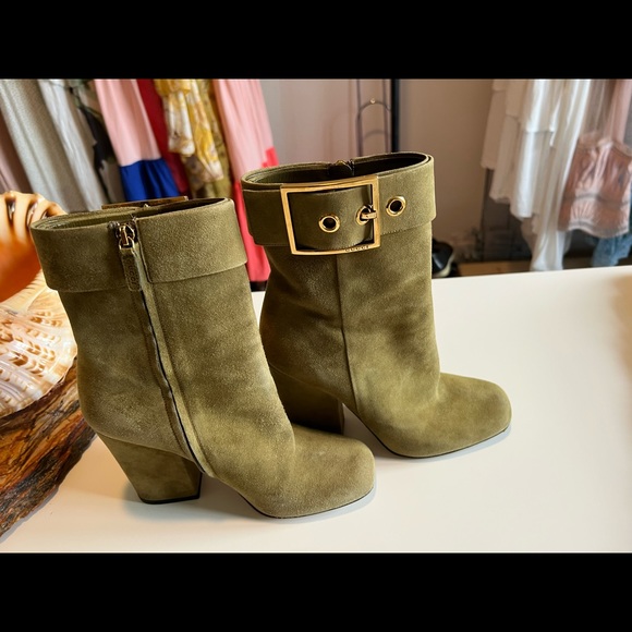 Gucci Shoes - We Authenticate Gucci boots